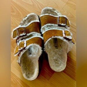 Birkenstock Arizona Shearling Suede Slide Sandals size 39, gently used